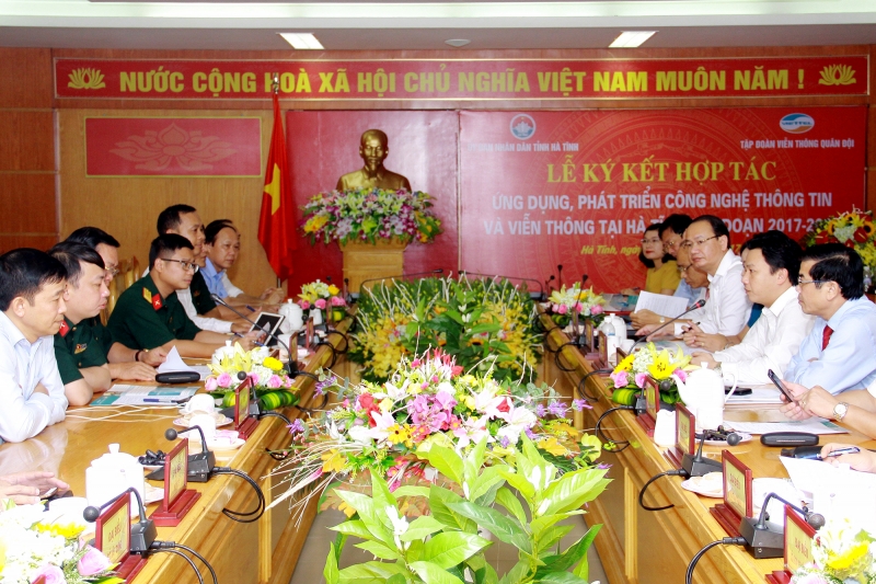 Ký kết hợp tác ứng dụng và phát triển CNTT giữa Tập đoàn viễn thông quân đội Viettel và tỉnh Hà Tĩnh